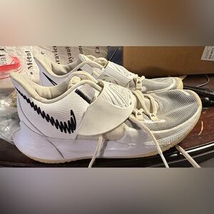 Nike Kyrie Low 3 Eclipse Cream and Black Sneakers